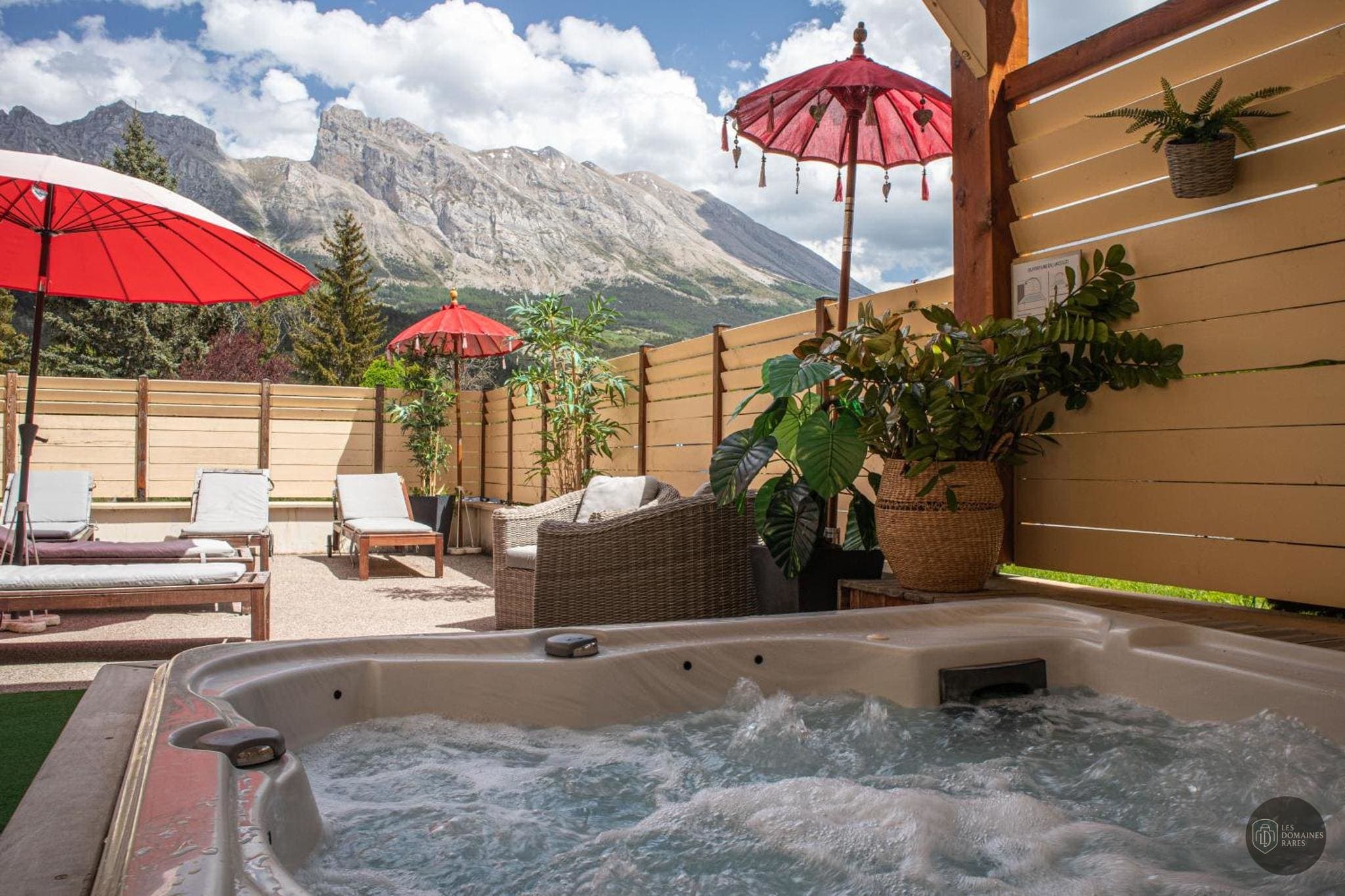 Vue extérieure de l'hôtel La Neyrette en Provence-Alpes-Côte d'Azur