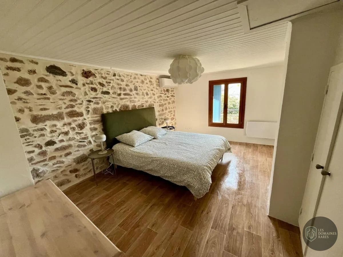 Vue extérieure de l'hôtel La Palombe à Octon en Occitanie