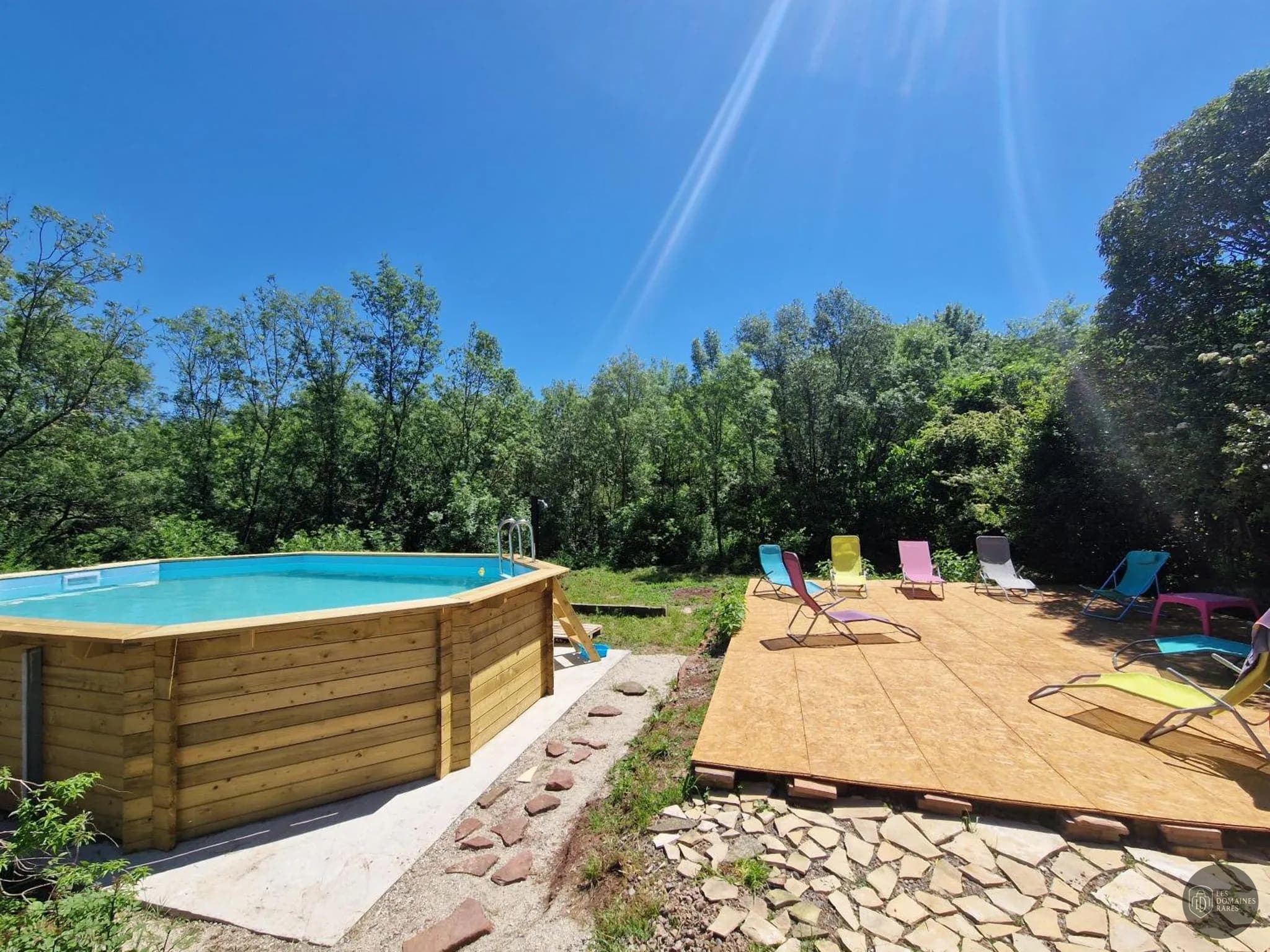 Vue extérieure de l'hôtel La Palombe à Octon en Occitanie
