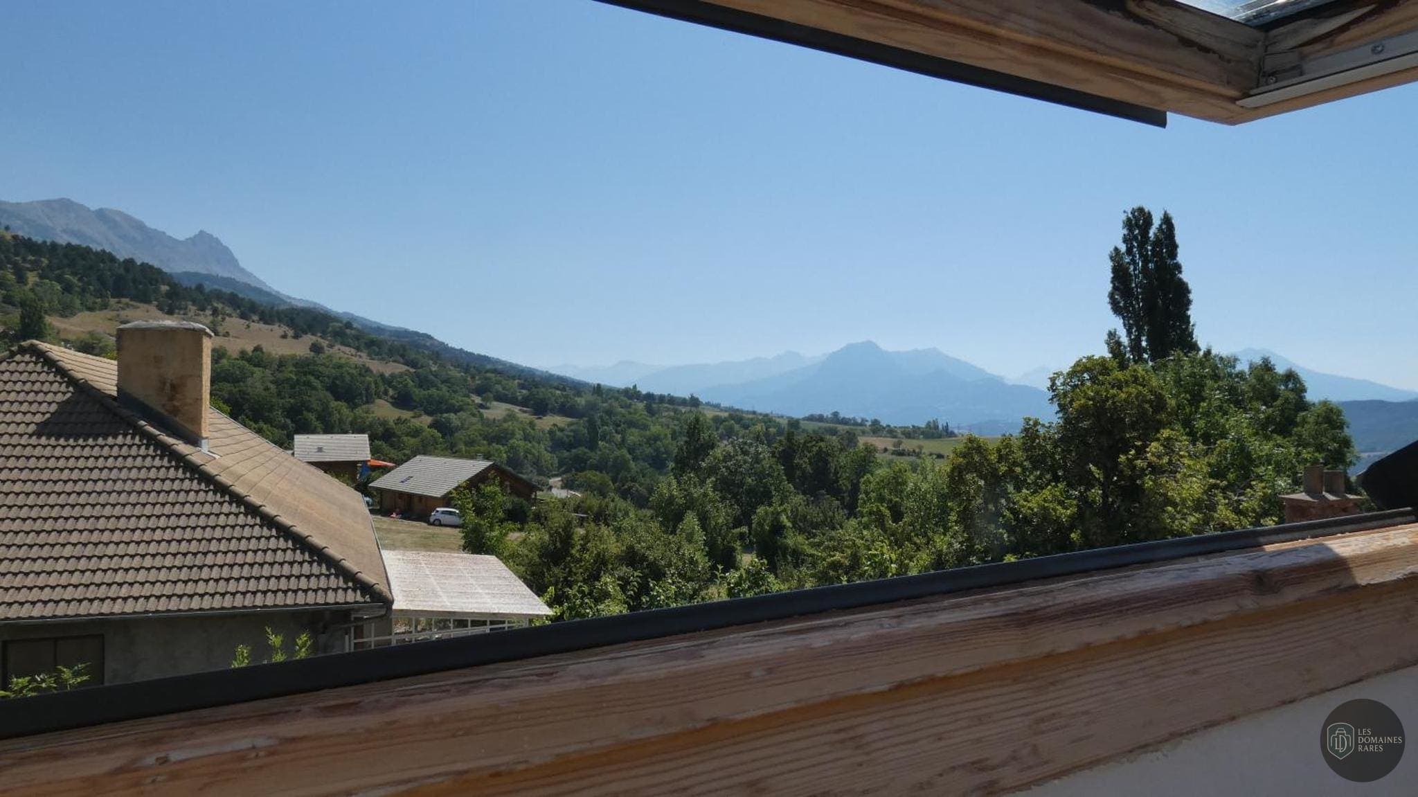 Vue extérieure de l'hôtel La Pastorale à La en Provence-Alpes-Côte d'Azur