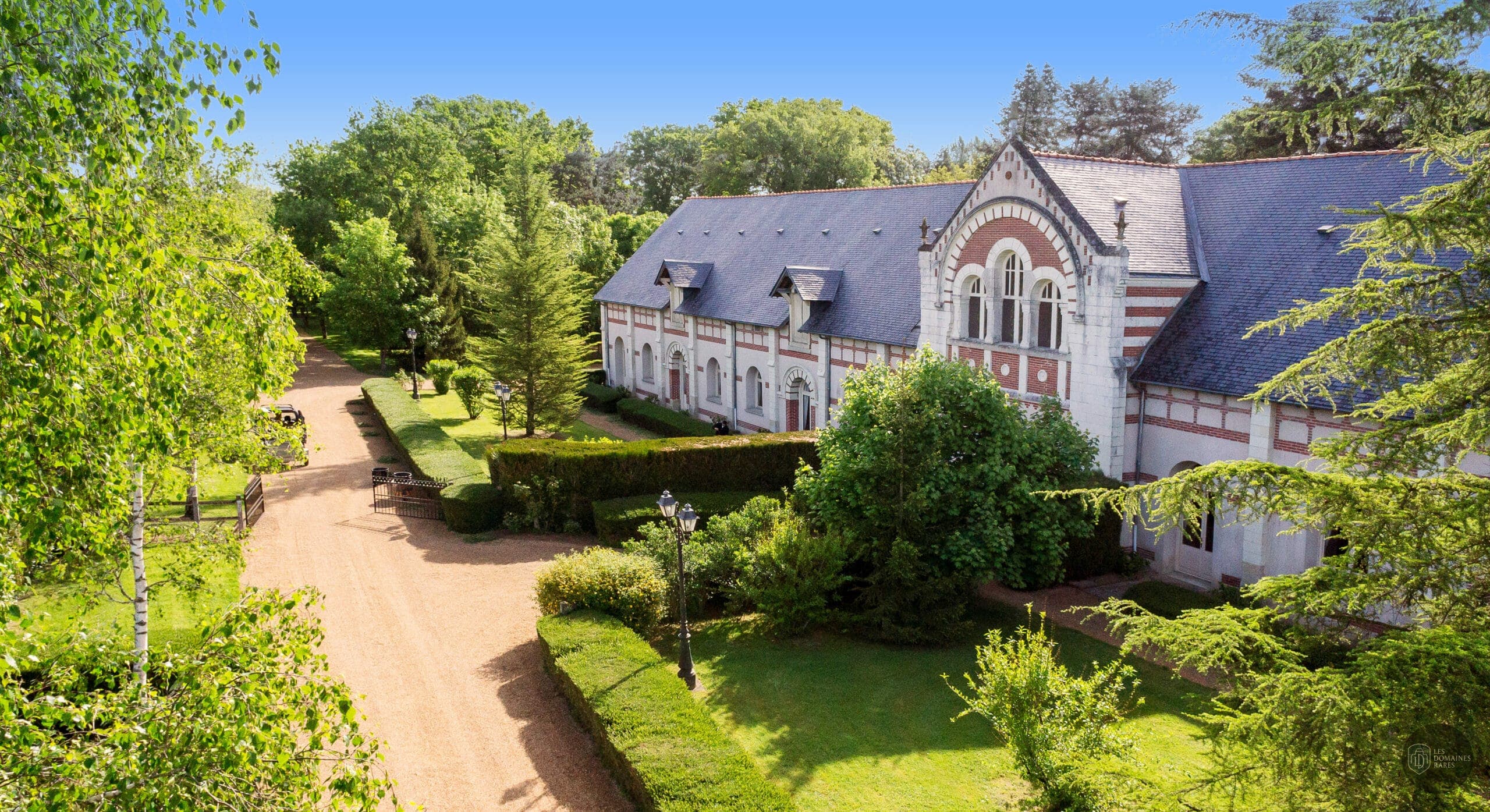 Vue extérieure du lieu La Raynière en Centre-Val de Loire