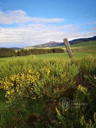Vue extérieure du lieu La Redonde en Auvergne-Rhône-Alpes