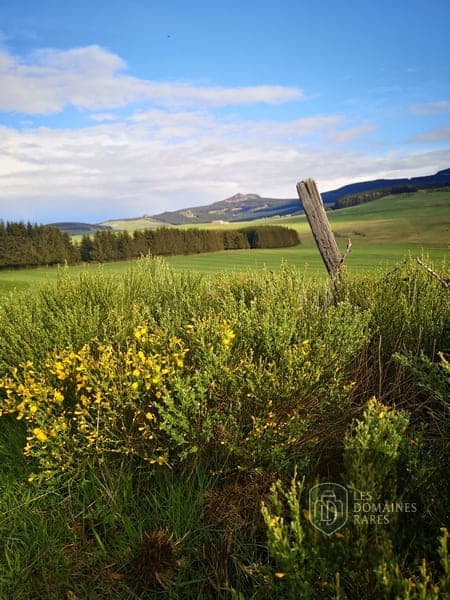 Vue extérieure du lieu La Redonde en Auvergne-Rhône-Alpes
