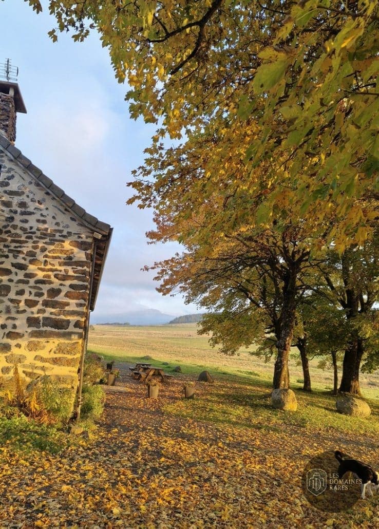 Vue extérieure du lieu La Redonde en Auvergne-Rhône-Alpes