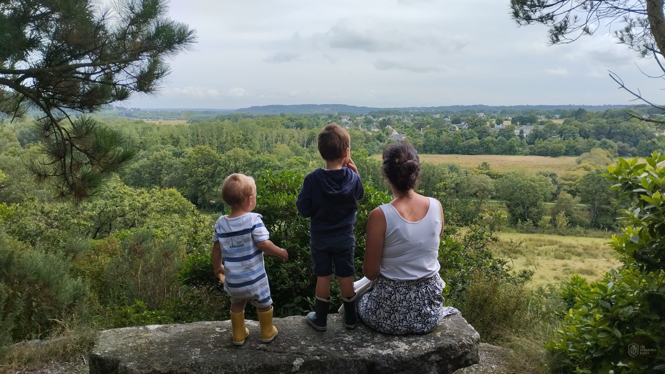 Vue extérieure du lieu La Roche du Theil en Bretagne