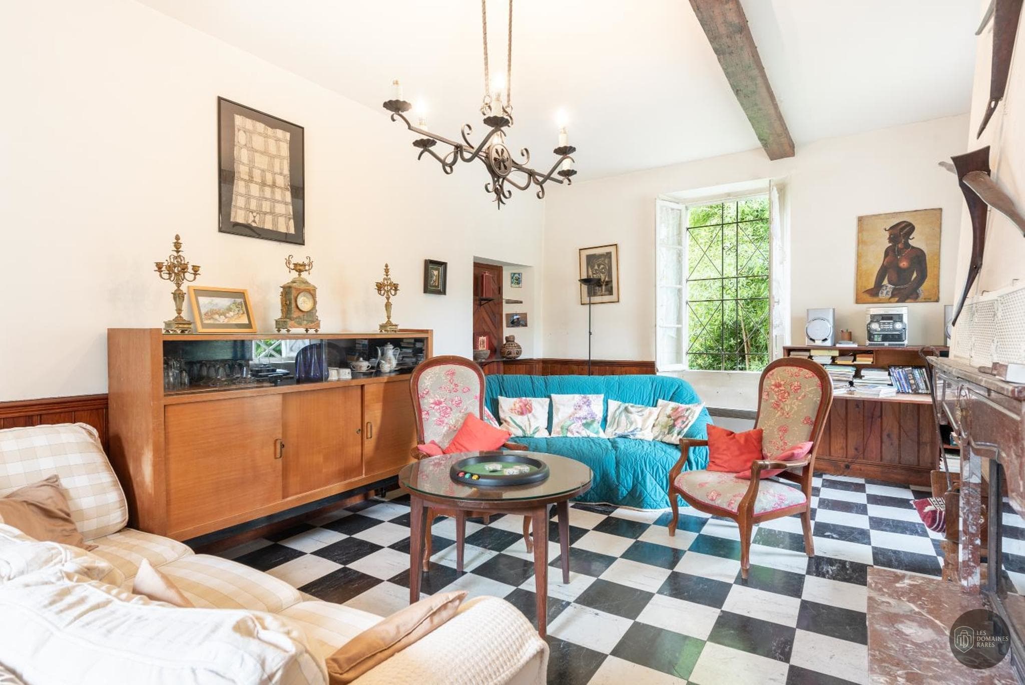 Espace intérieur de l'hôtel La Serre à Paris en Île-de-France