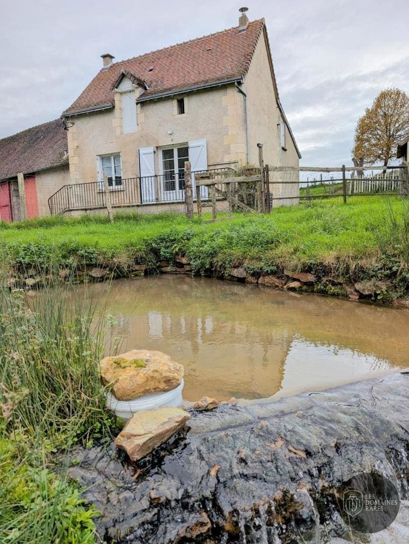 La Source — Extérieur