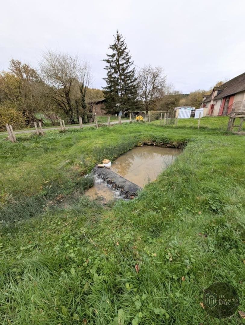 La Source — Extérieur
