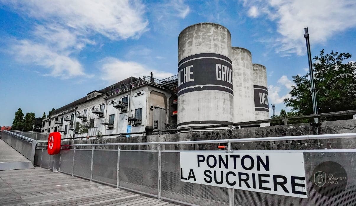 Vue extérieure du lieu La Sucrière à Lyon en Auvergne-Rhône-Alpes