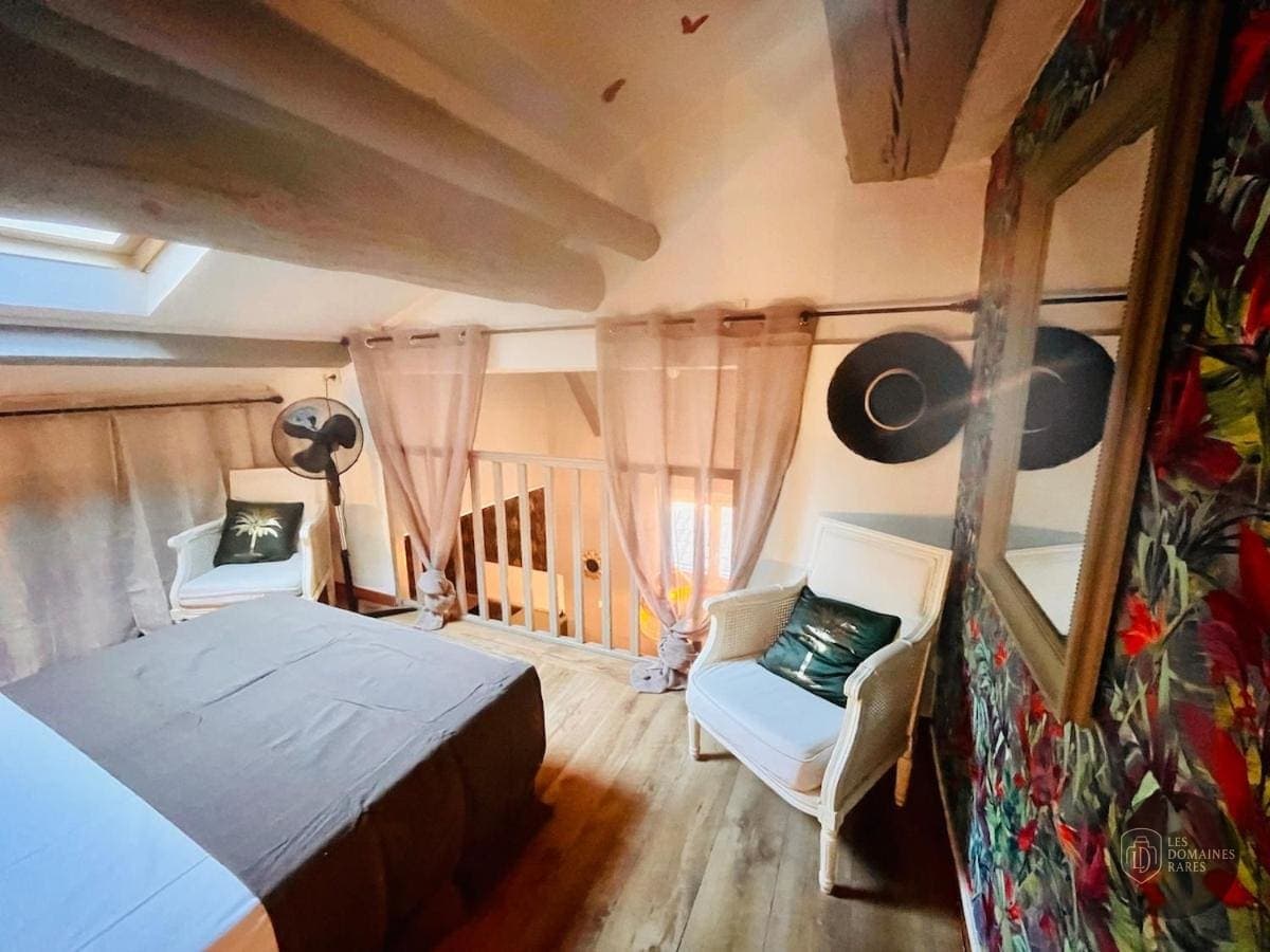 Chambre du lieu La Table des Artistes à Courbevoie en Île-de-France - séminaire courbevoie