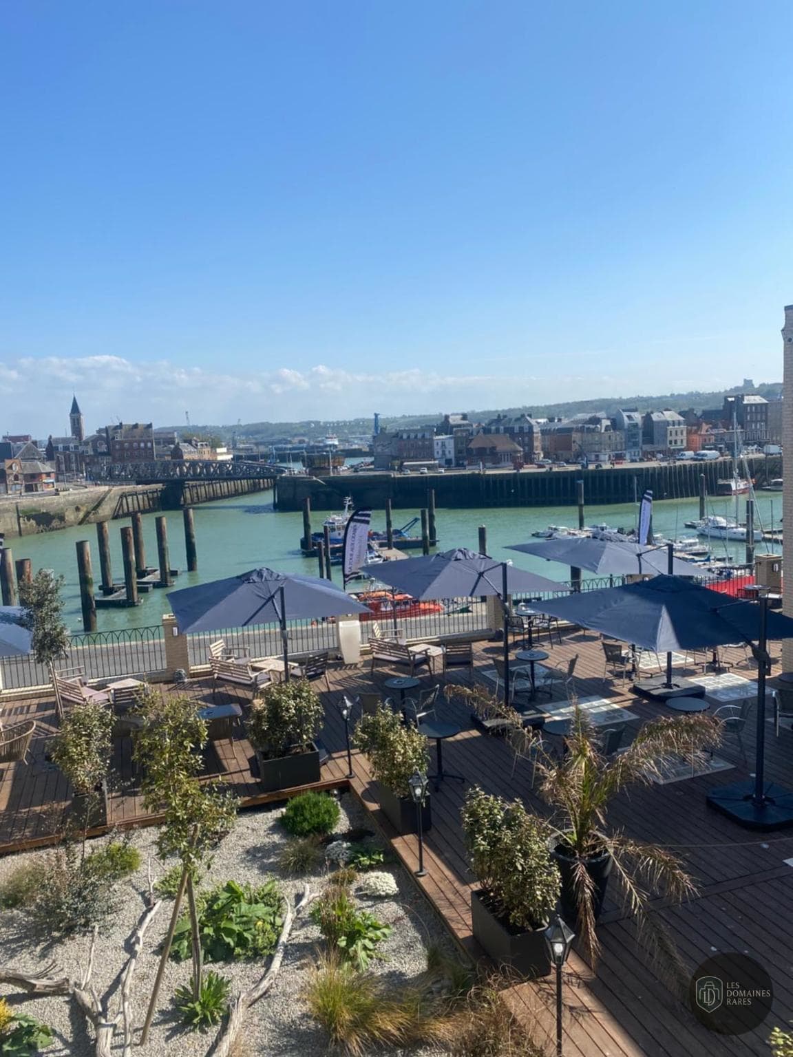 Vue extérieure du lieu La Tour aux Crabes à Dieppe en Normandie