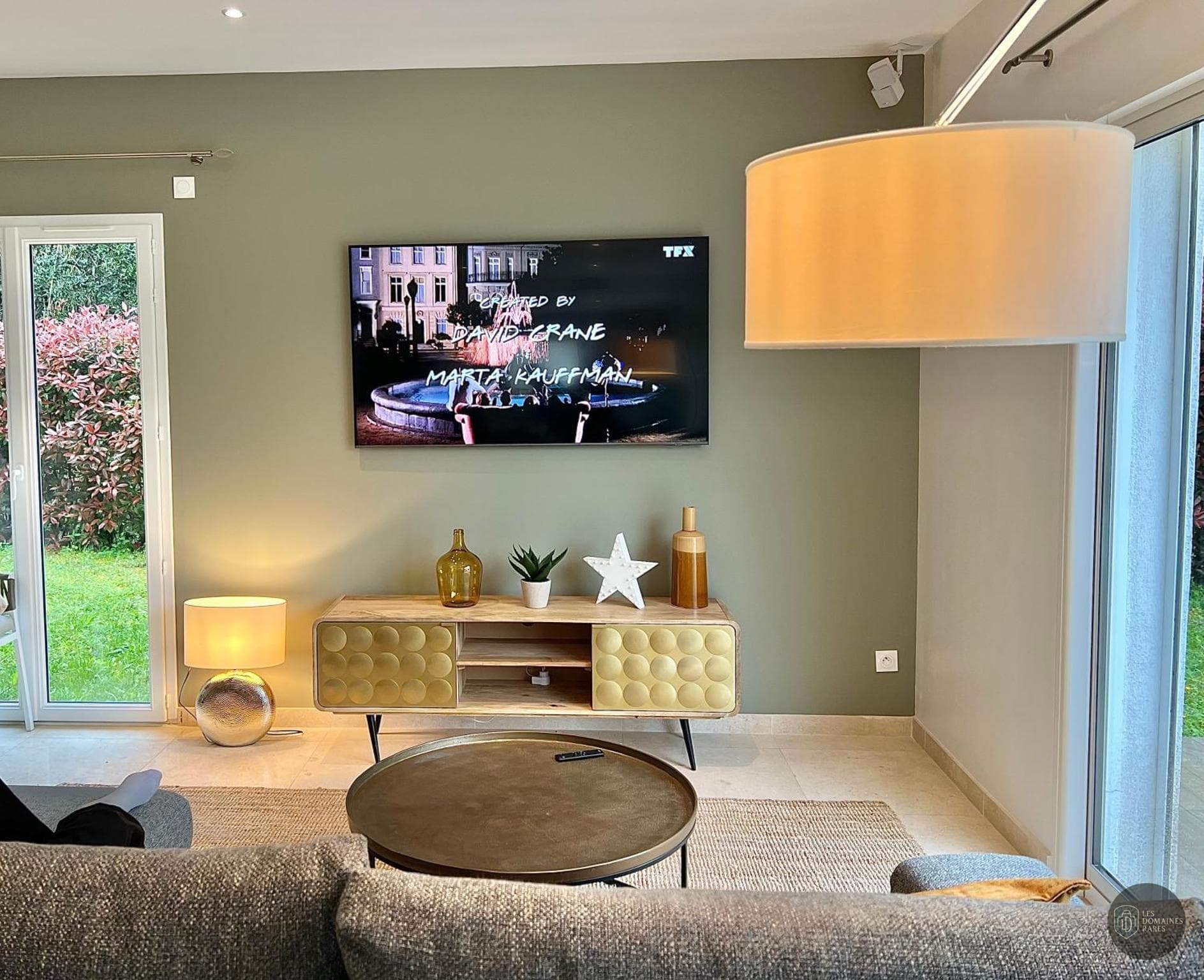 Espace intérieur de l'hôtel La Villa Blanche à Chalèze en Bourgogne-Franche-Comté