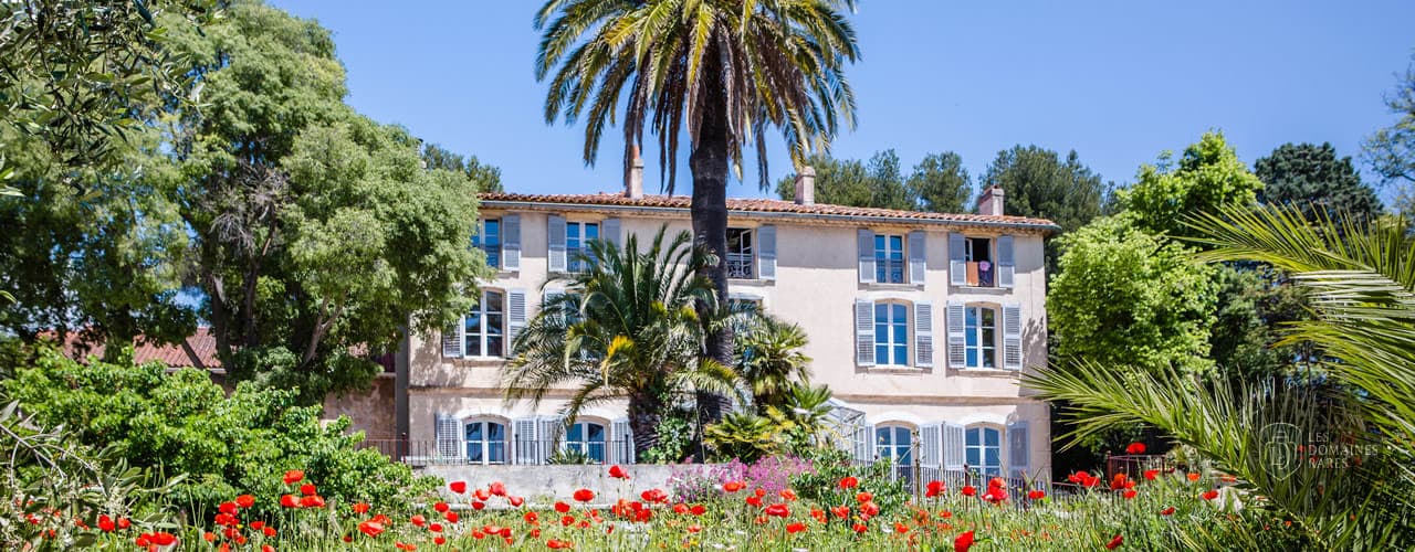 Vue extérieure de l'hôtel La Villa Brignac à Ollioules en Provence-Alpes-Côte d'Azur