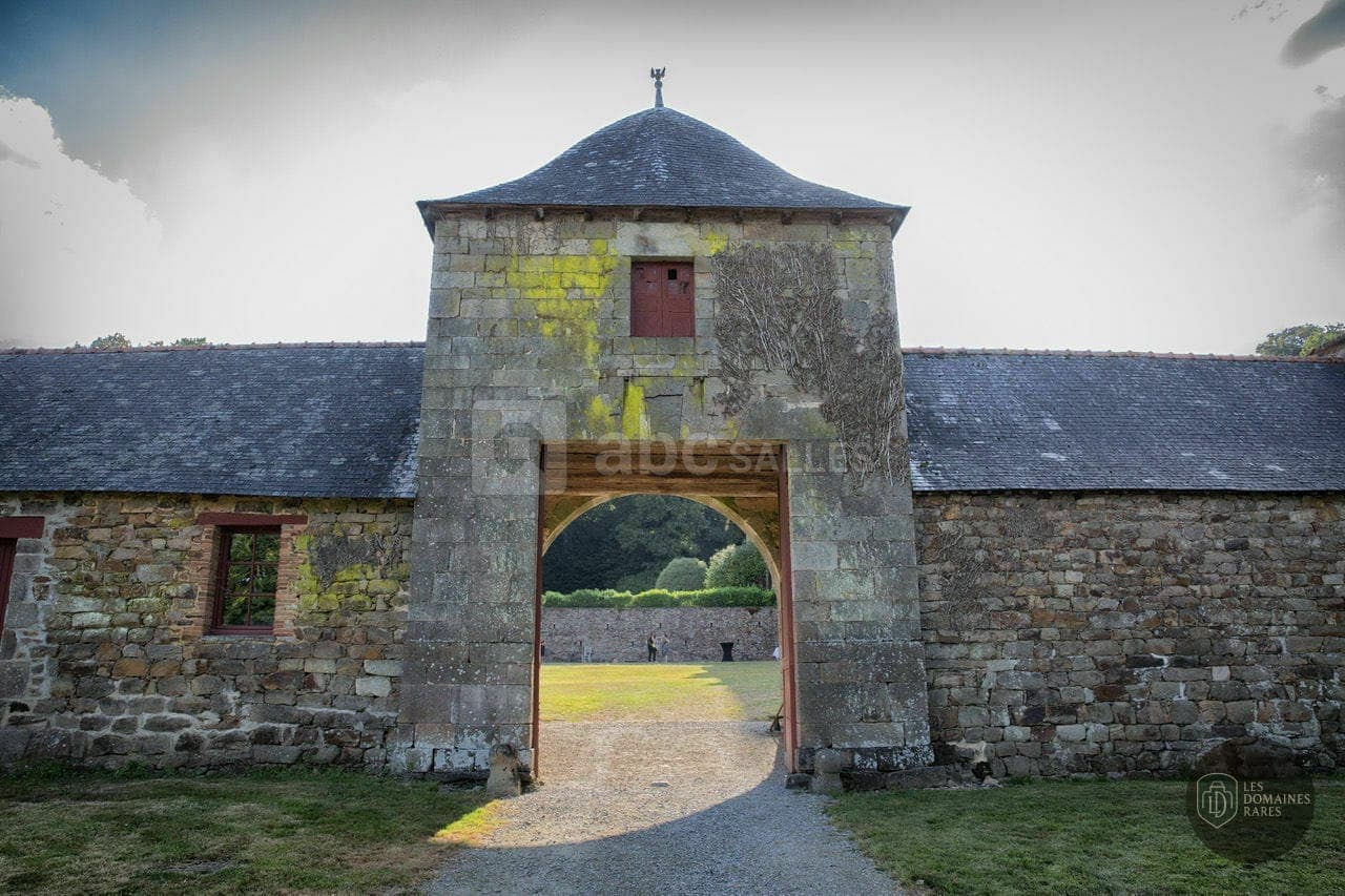 Vue extérieure du lieu La Villequeno à Quelneuc en Bretagne