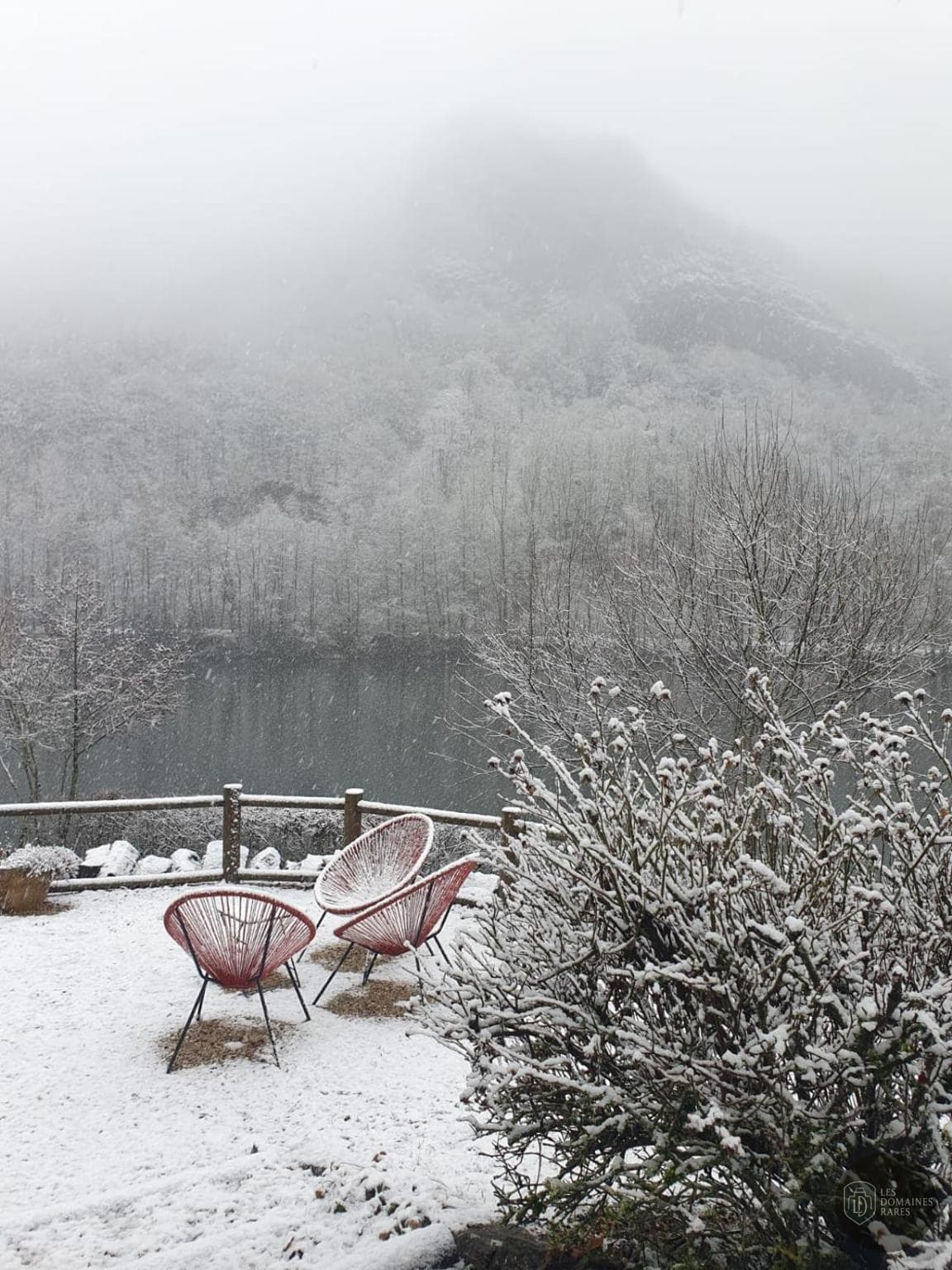 Vue extérieure du lieu Lac des Graves à Lascelle en Auvergne-Rhône-Alpes