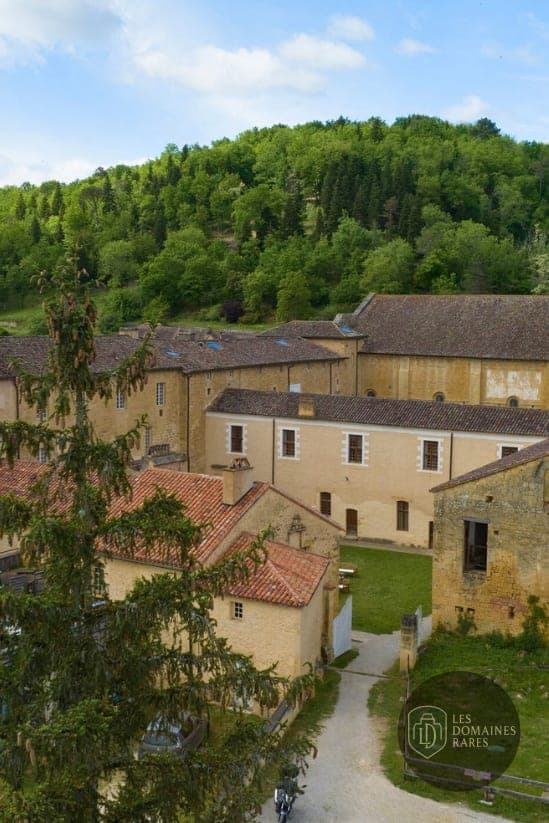 Vue extérieure du lieu Lascaux en Nouvelle-Aquitaine