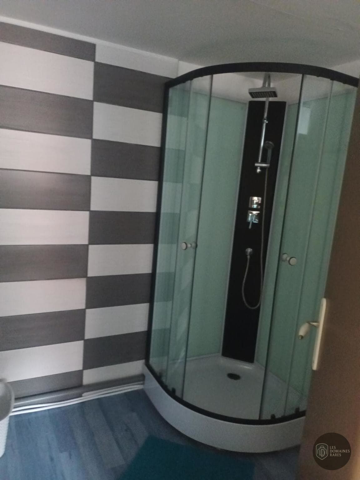 Salle de bain du lieu Lavinia en Île-de-France