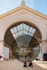 Espace intérieur du moulin Le 104 à Paris en Île-de-France