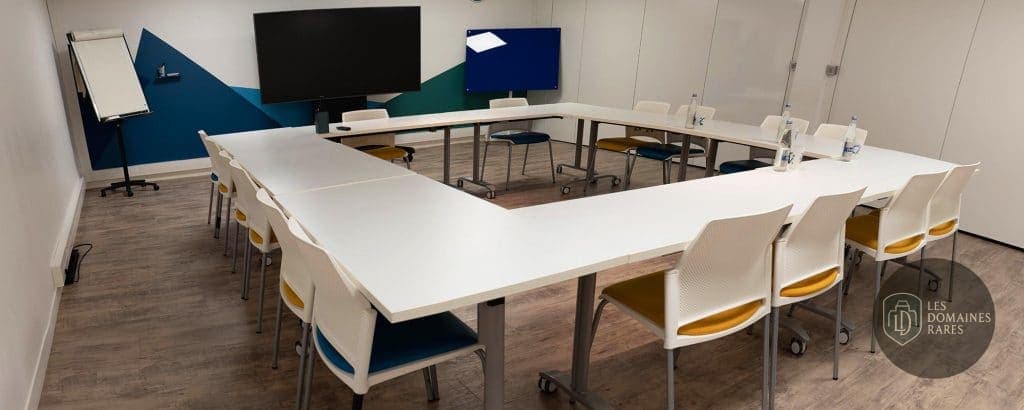 Salle de réunion 8 de l'espace de coworking Le 144 Nantes à Nantes en Pays de la Loire