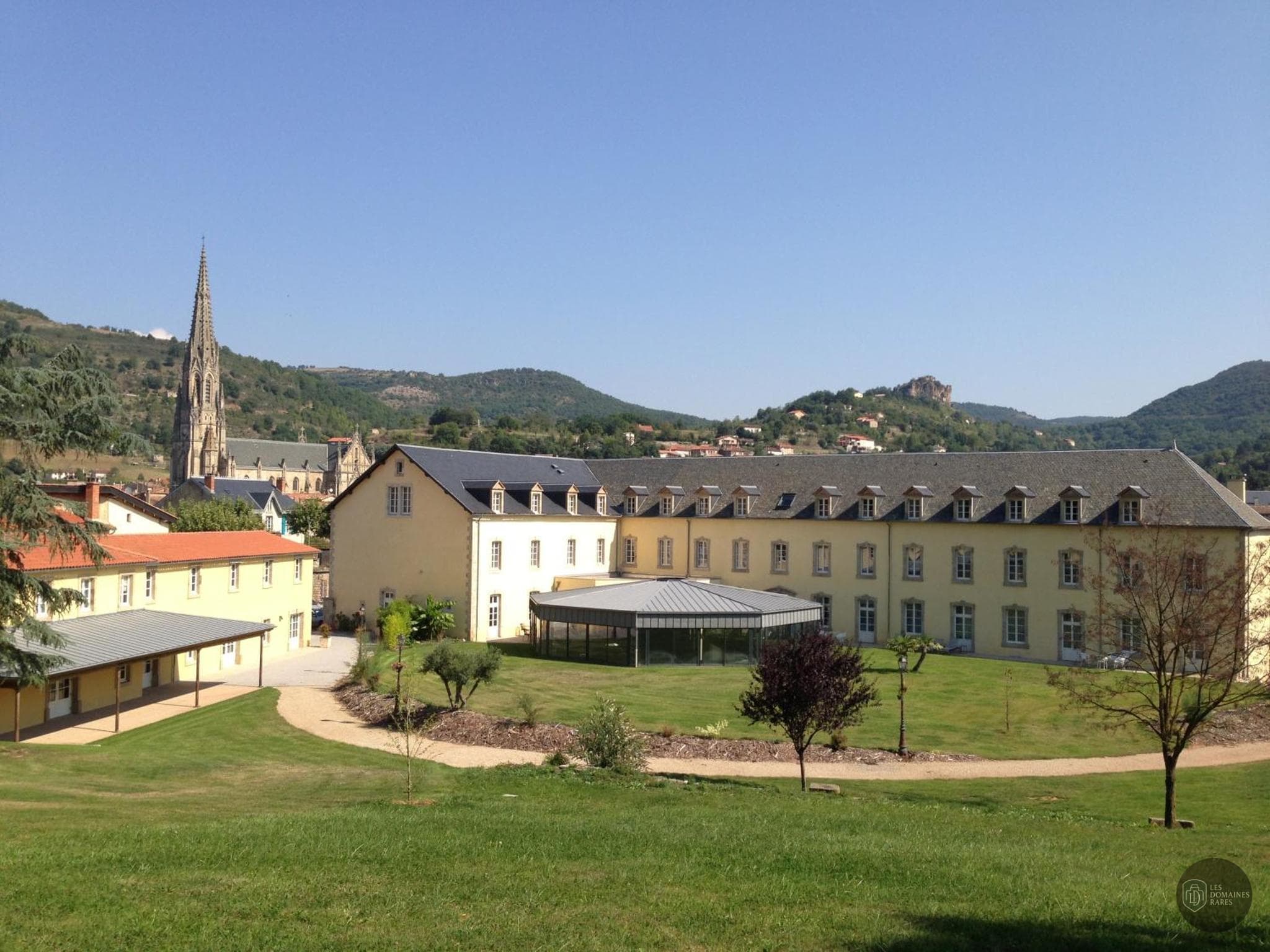 Vue extérieure de l'hôtel Le 1837 en Occitanie