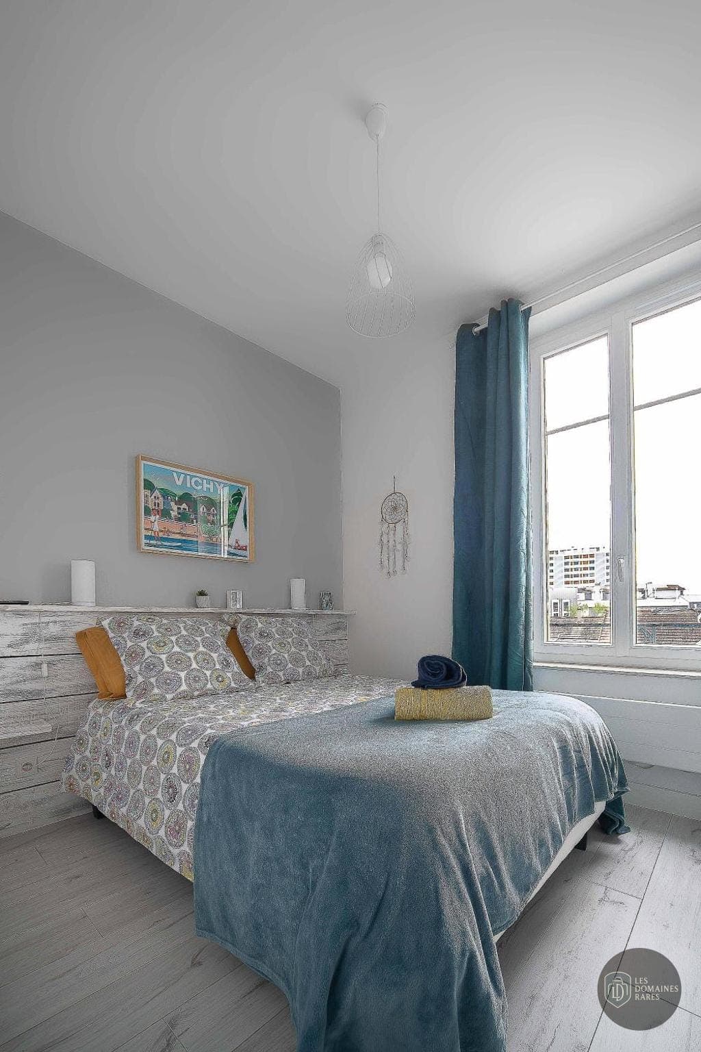 Chambre du château Le 28 George V à Paris en Île-de-France - séminaire paris france coordonnées gps latitude : 48.867904
