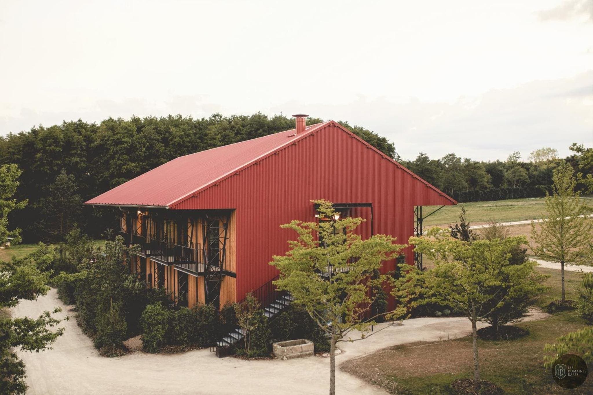 Vue extérieure du lieu Le Barn à Bonnelles en Île-de-France
