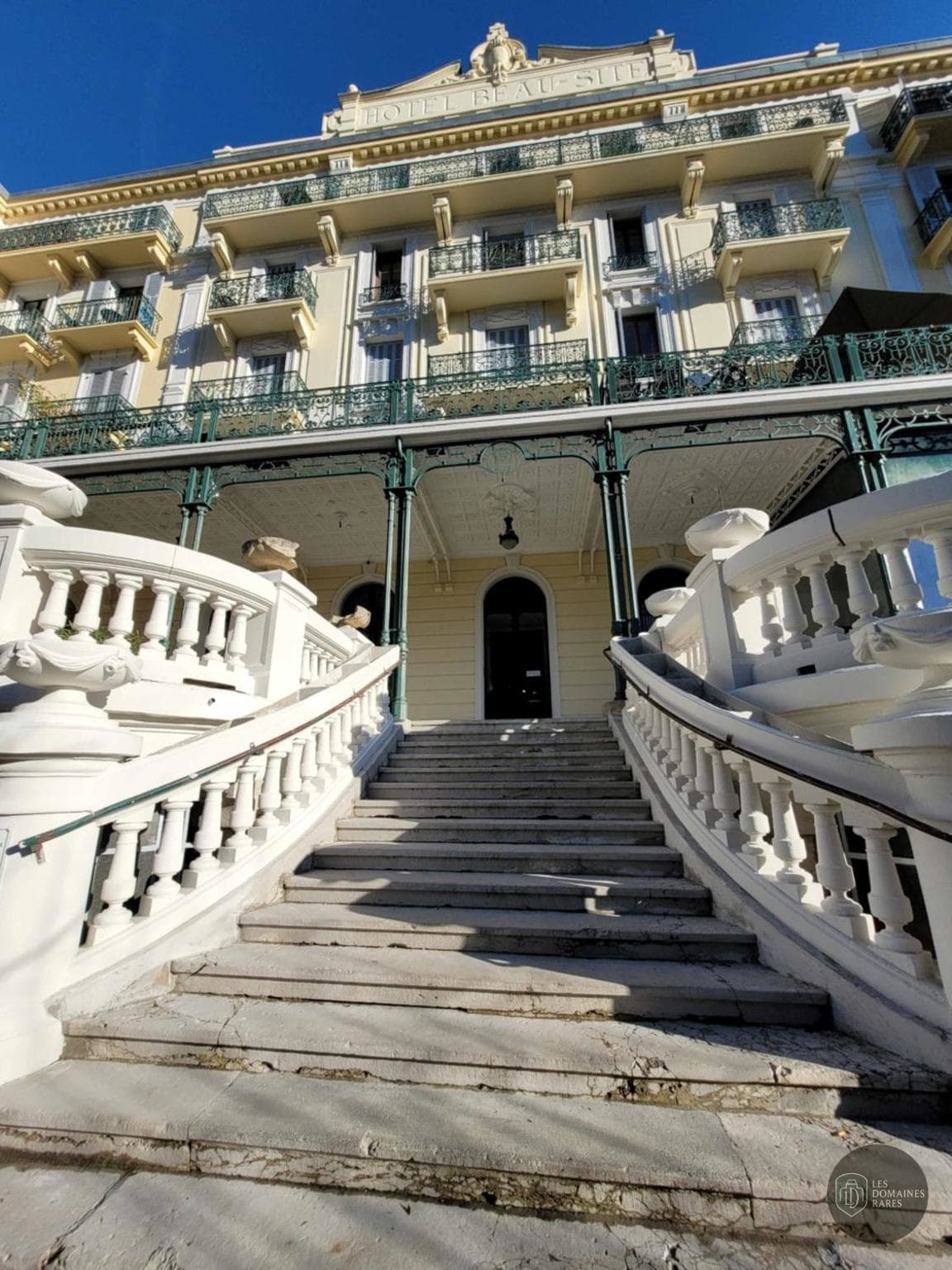 Vue extérieure de l'hôtel Le Beau Site en Auvergne-Rhône-Alpes