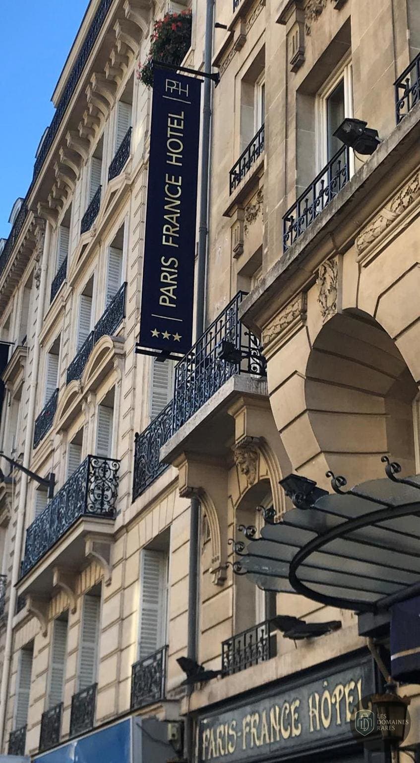 Le Bistro de Paris — Extérieur
