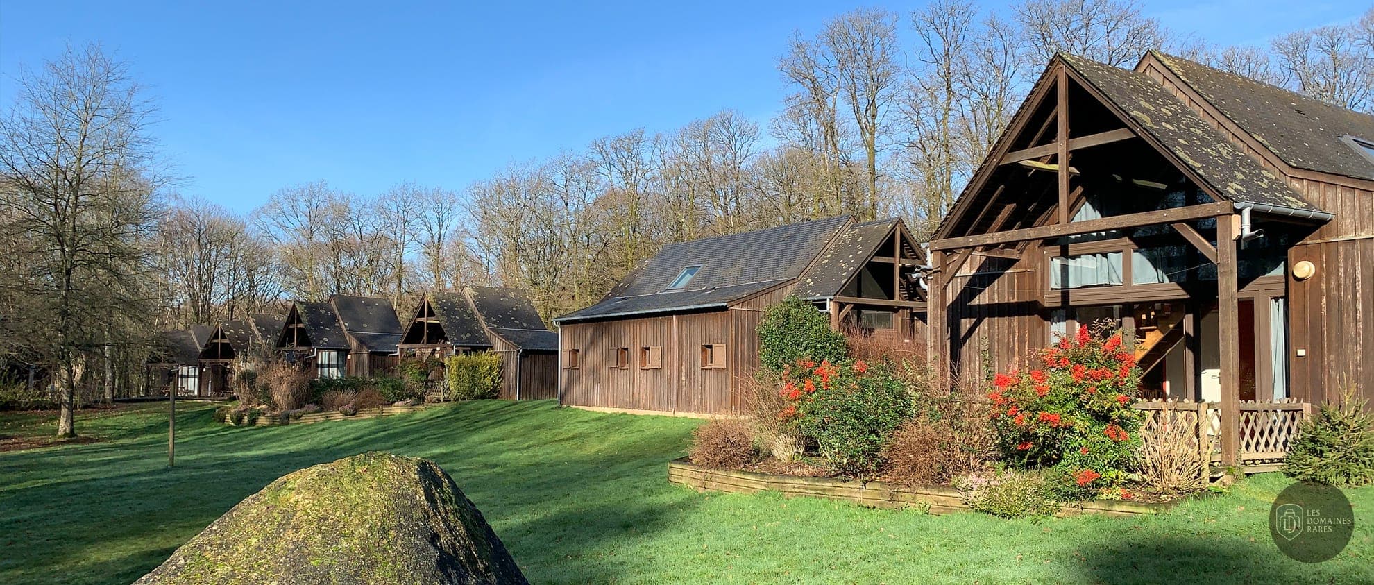 Vue extérieure du lieu Le Bois du Tay à Hambers en Pays de la Loire