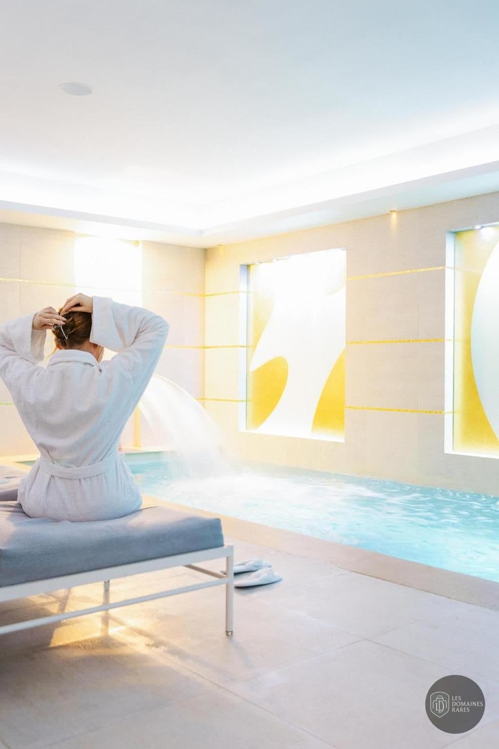 Piscine et activités de l'hôtel Le Burgundy à Paris en Île-de-France