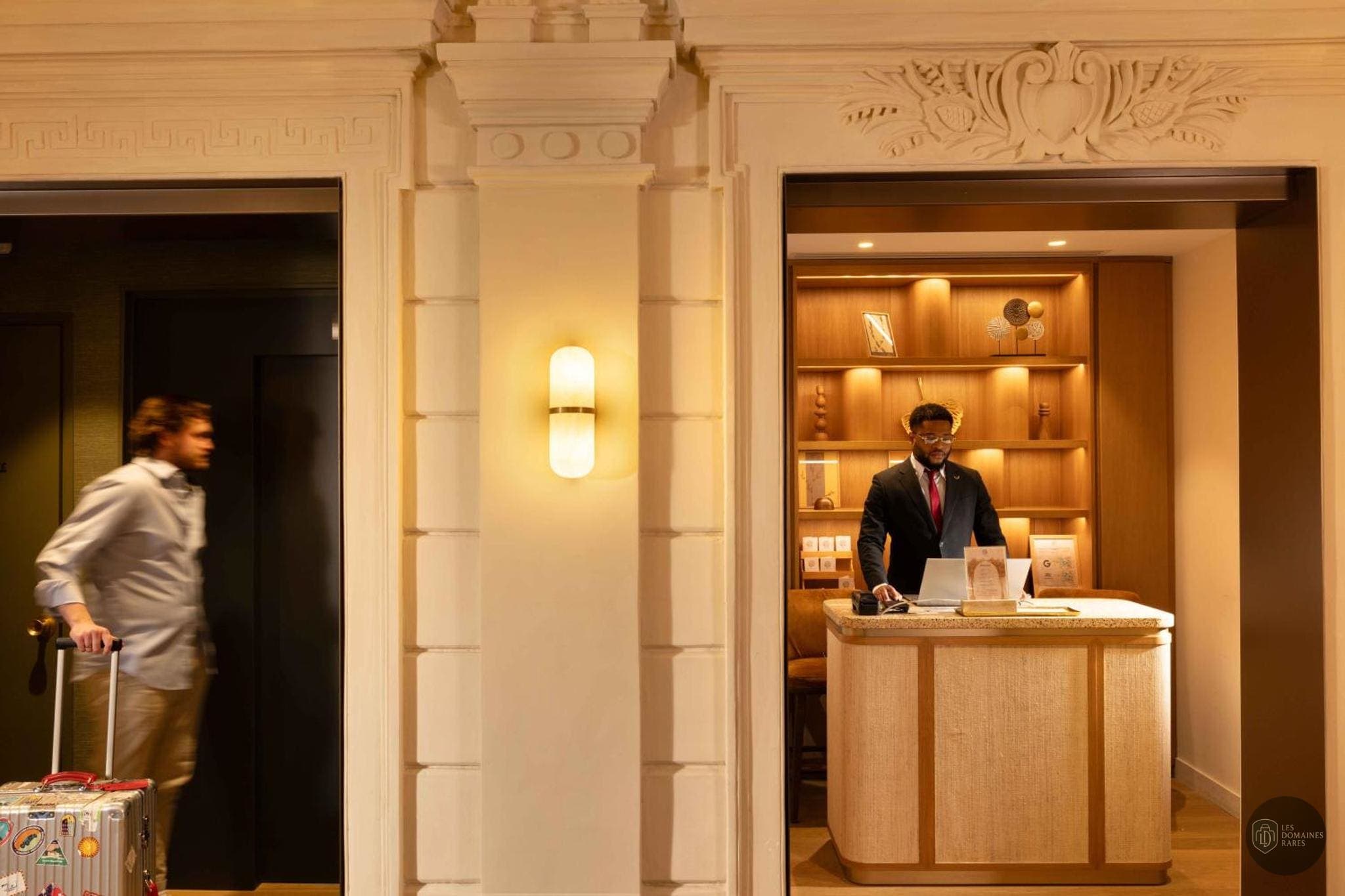 Espace intérieur de l'hôtel Le Cardinal à Paris en Île-de-France