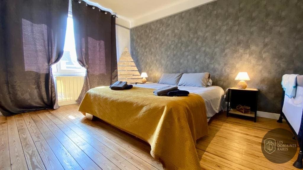 Chambre du domaine Le Carlotta à Caen en Normandie