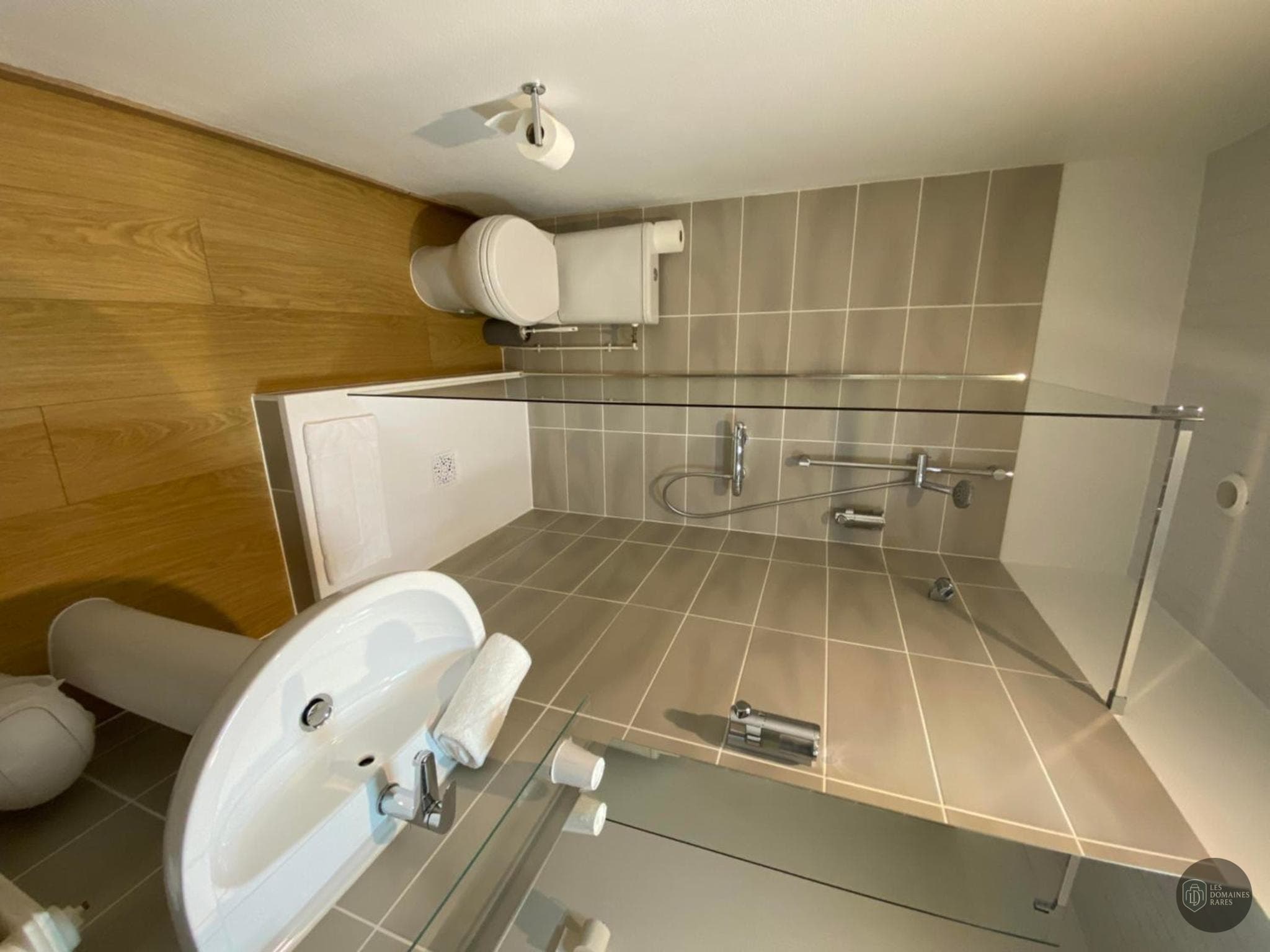 Salle de bain du lieu Le Central Boussac à Boussac en Nouvelle-Aquitaine