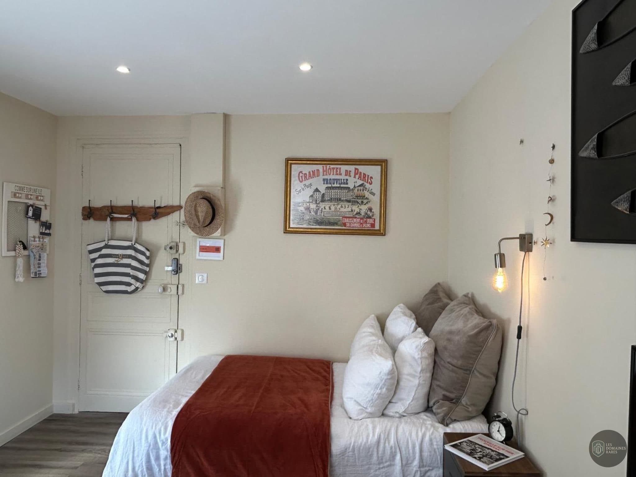 Chambre de l'hôtel Le Central Trouville en Normandie - séminaire calvados