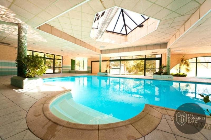 Vue extérieure de l'hôtel Le Chadenas à Embrun en Provence-Alpes-Côte d'Azur