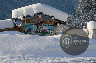 Vue extérieure du domaine Le Chenex en Auvergne-Rhône-Alpes