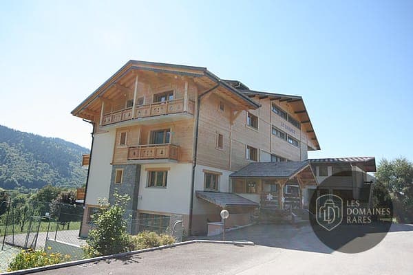 Vue extérieure du domaine Le Chenex en Auvergne-Rhône-Alpes