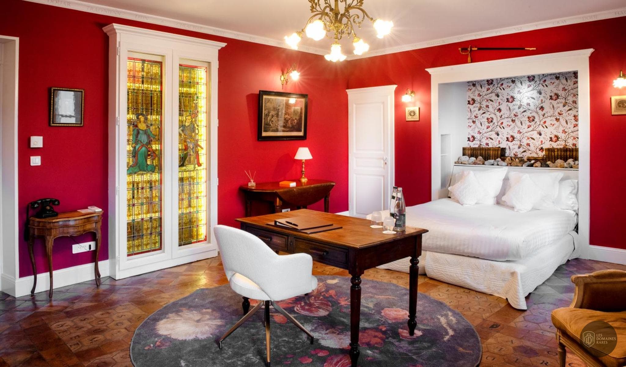 Espace intérieur de l'hôtel Le Clair de la Plume en Auvergne-Rhône-Alpes