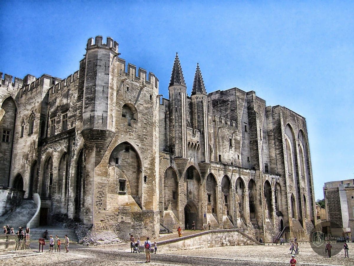 Vue extérieure de l'hôtel Le Cloître à Marseille en Provence-Alpes-Côte d'Azur