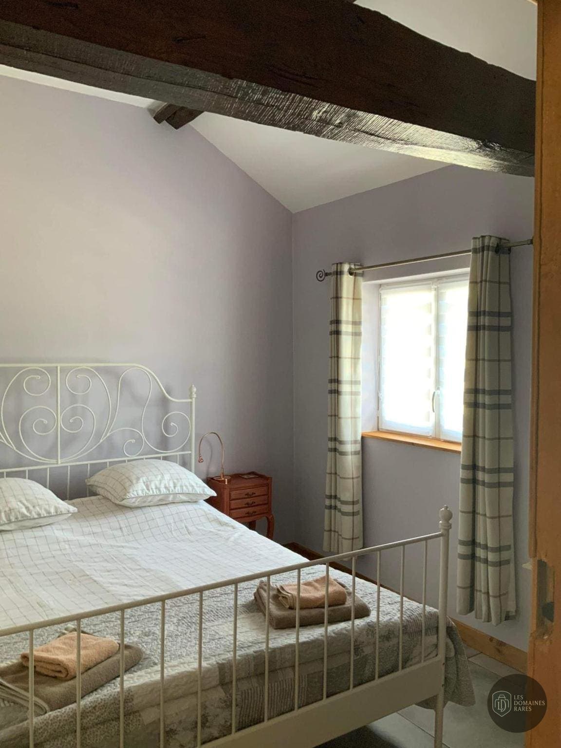 Chambre du domaine Le Cloître ouvert en Île-de-France - séminaire à paris
