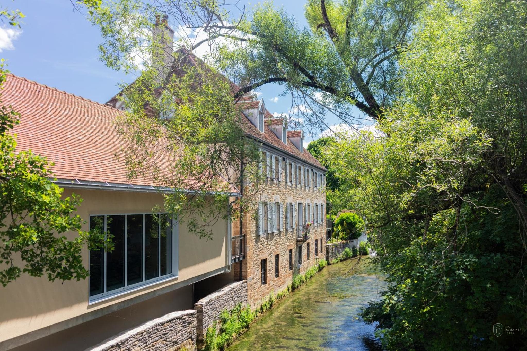 Vue extérieure du lieu Le Clos Alice en Bourgogne-Franche-Comté