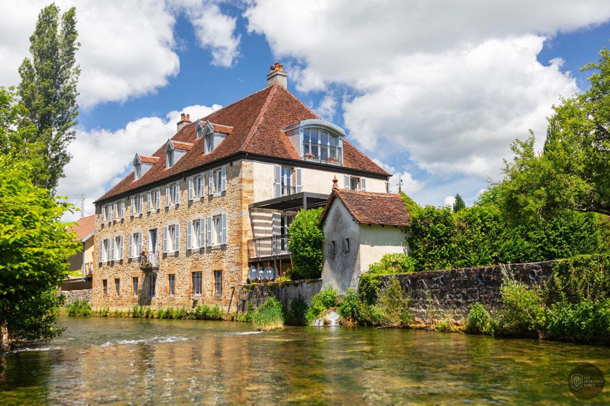 Vue extérieure du lieu Le Clos Alice en Bourgogne-Franche-Comté