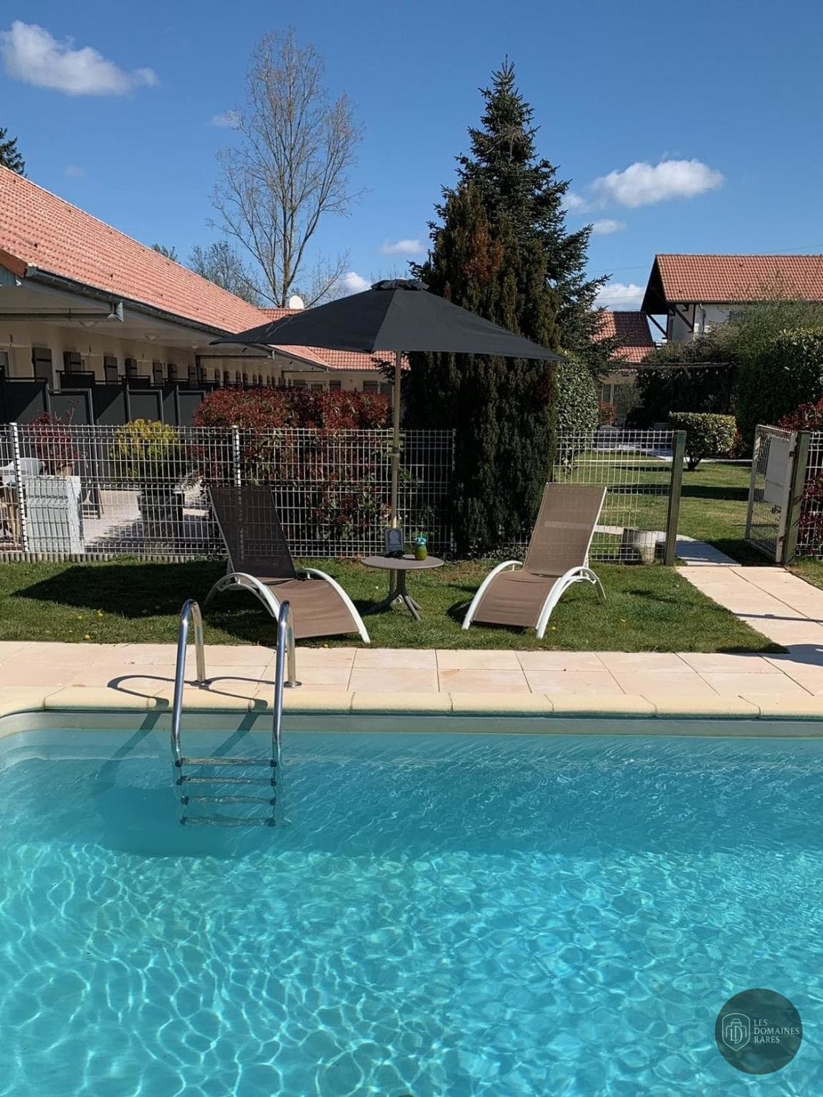 Piscine et activités de l'hôtel Le Clos Badan en Bourgogne-Franche-Comté