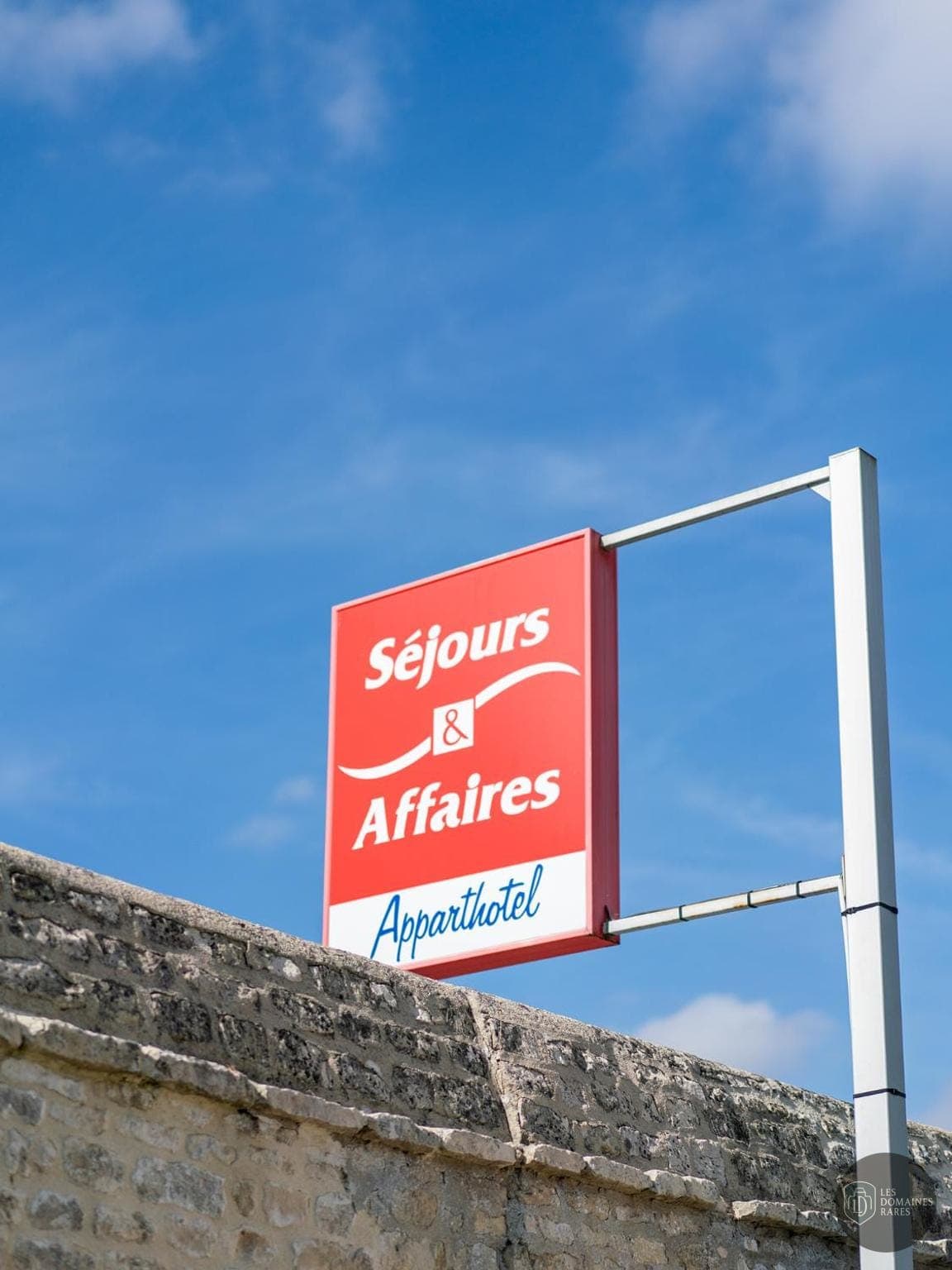 Vue extérieure de l'hôtel Le Clos Beaumois à Caen en Normandie