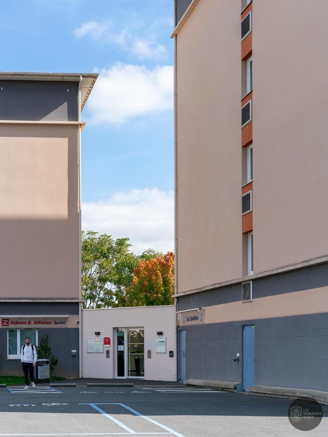 Vue extérieure de l'hôtel Le Clos Beaumois à Caen en Normandie
