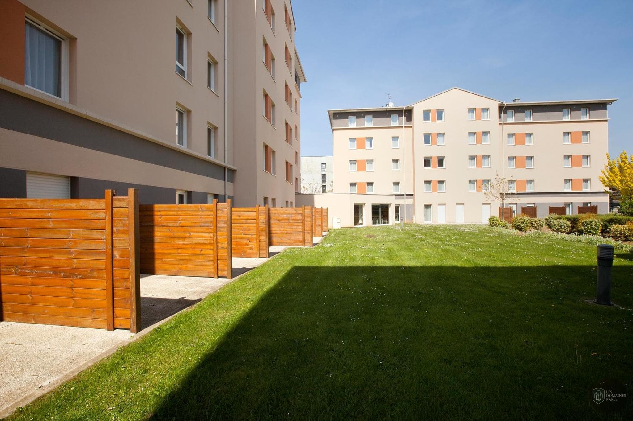 Vue extérieure de l'hôtel Le Clos Beaumois à Caen en Normandie