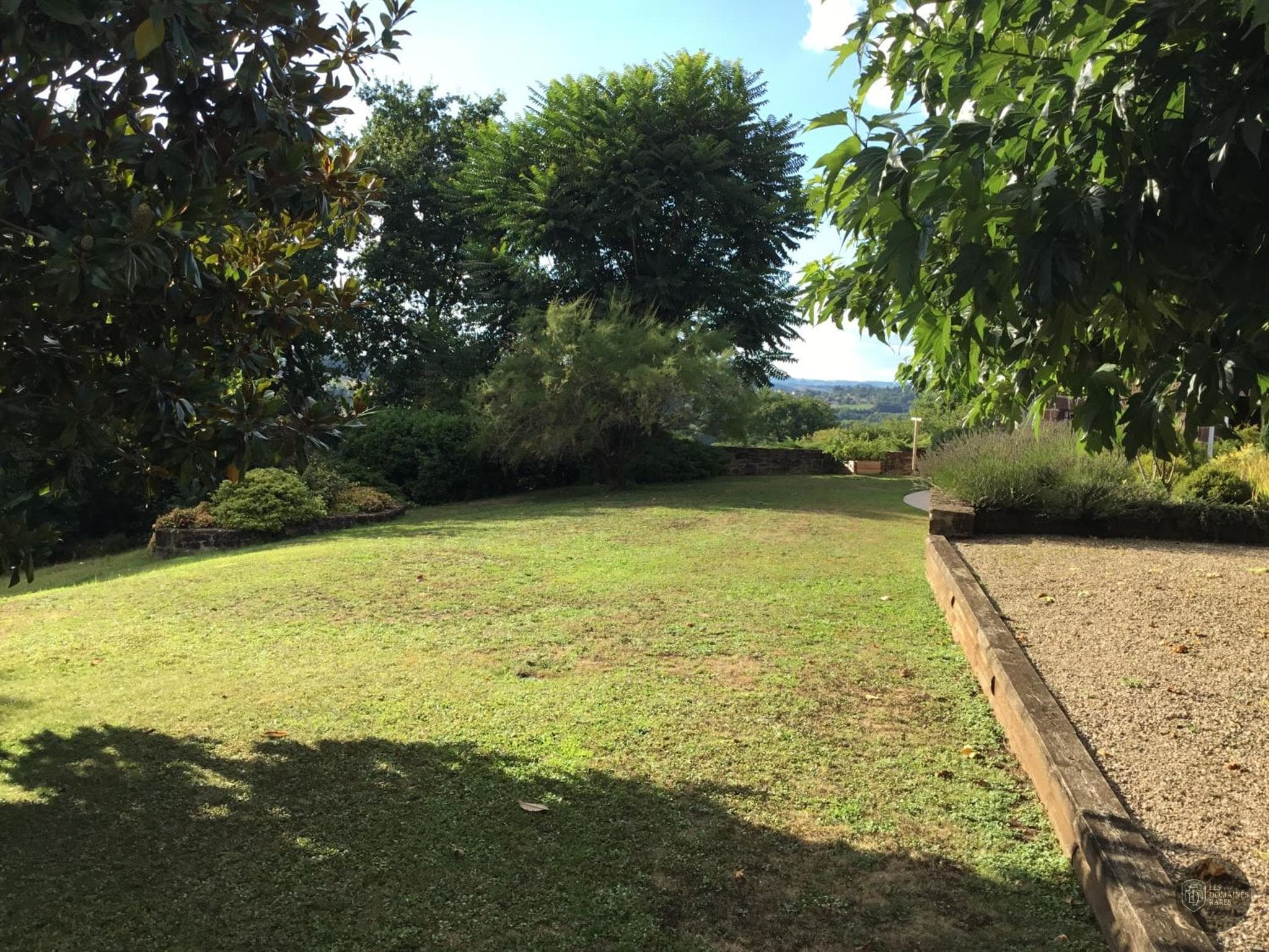 Vue extérieure du lieu Le Clos Belle Rose à Haybes en Grand Est