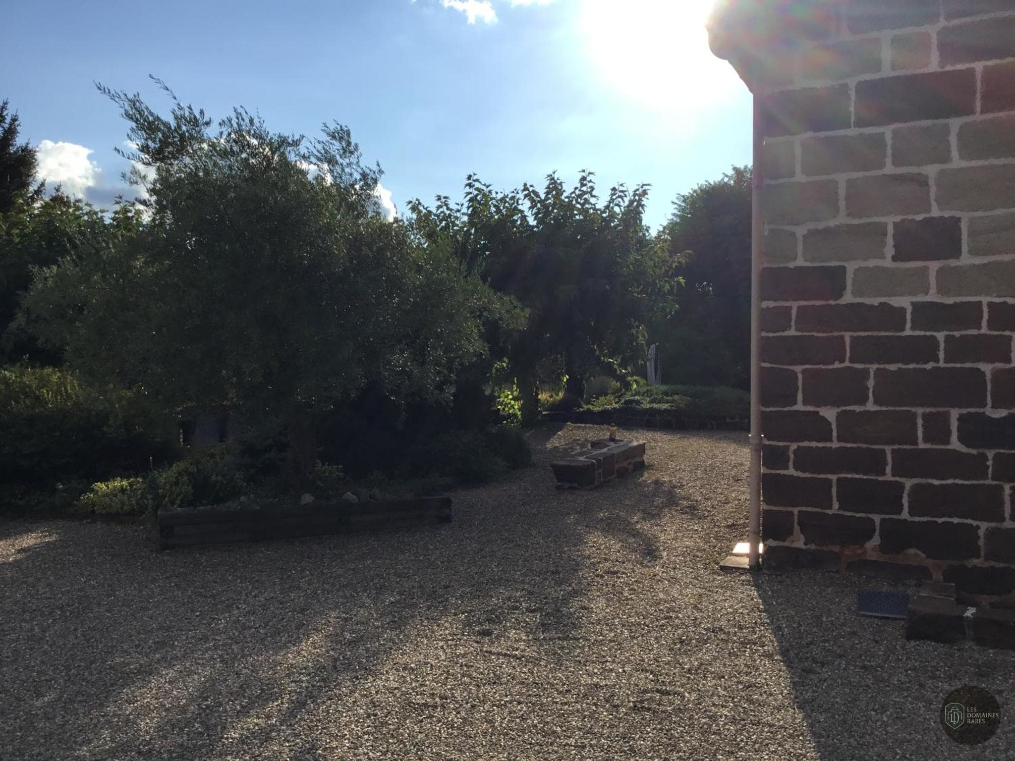 Vue extérieure du lieu Le Clos Belle Rose à Haybes en Grand Est