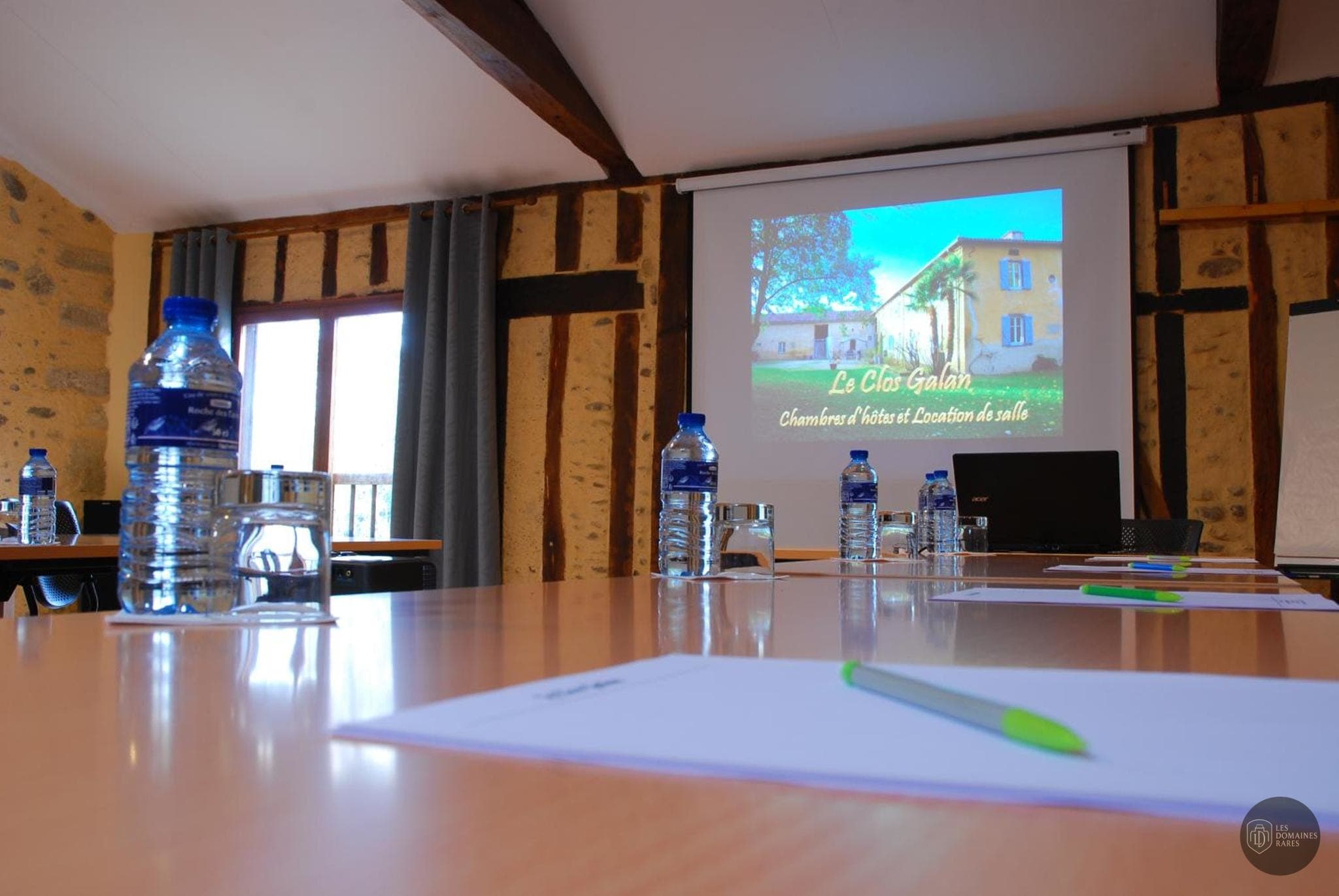 Salle de réunion 3 du domaine Le Clos Galan à Galan en Occitanie