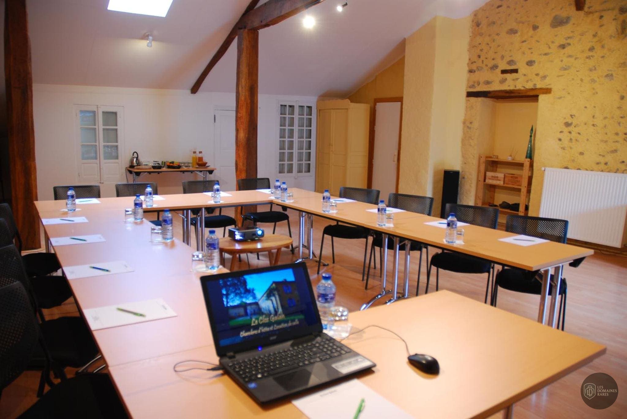 Salle de réunion 4 du domaine Le Clos Galan à Galan en Occitanie